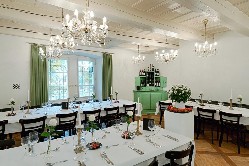 Schloss Ueberstorf - Tafeln, Tagen, Traeumen Ngoại thất bức ảnh